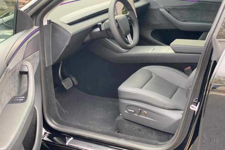 Used Tesla Model Y 2026 Facelifted Long-Range Rear-Drive Model
