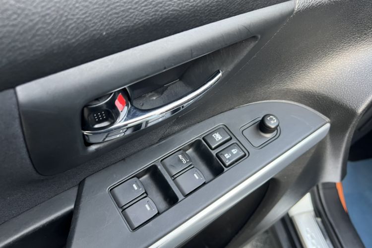 Used Suzuki S-Cross 2015 1.6L Manual Two-Wheel Drive Entry Model
