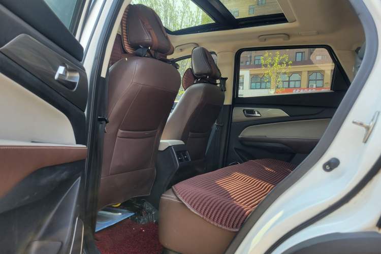 Used HYOSOW S5 2017 1.3T Manual Luxury Model Interior 4