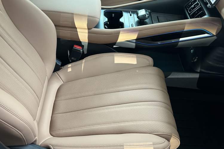 Used BYD Song L EV 2025 Intelligent Driving Version 662 km LiDAR Excellence Edition
