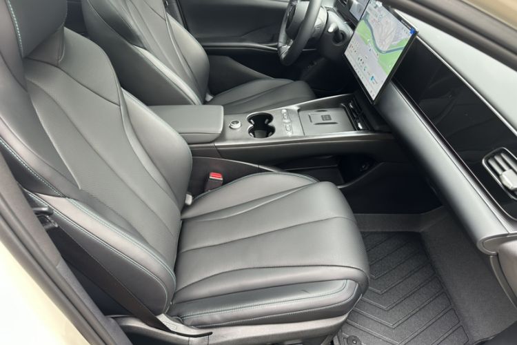 Used BYD Seal 06 New Energy 2025 EV 545KM Flagship Edition Interior 13