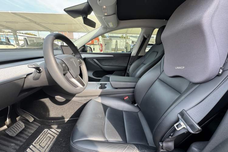 Used Tesla Model Y 2024 Long-Range All-Wheel-Drive Version