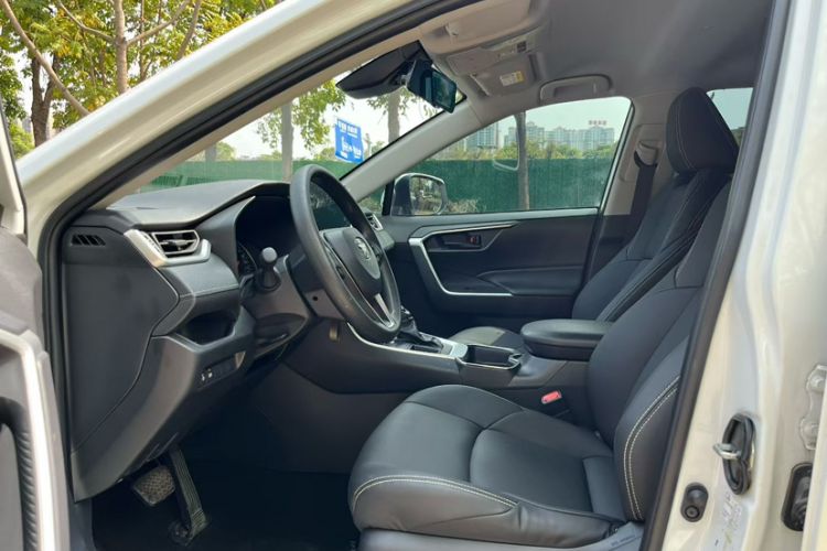 Used Toyota Wildlander 2024 2.0L CVT Two-Wheel Drive Leading Edition