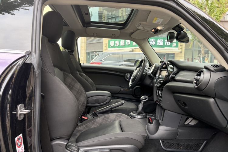 Used MINI MINI 2016 1.5T COOPER Avant-Garde
