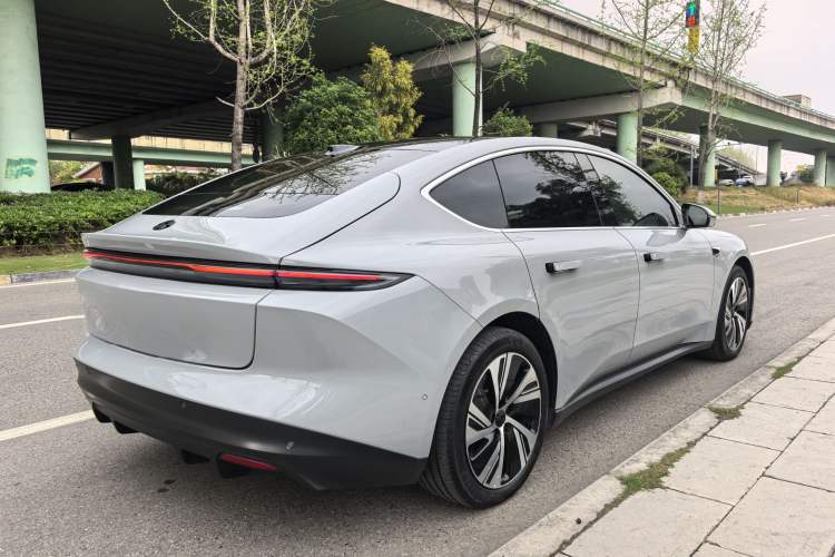 Used Nio ET5 2022 75 kWh Exterior 4