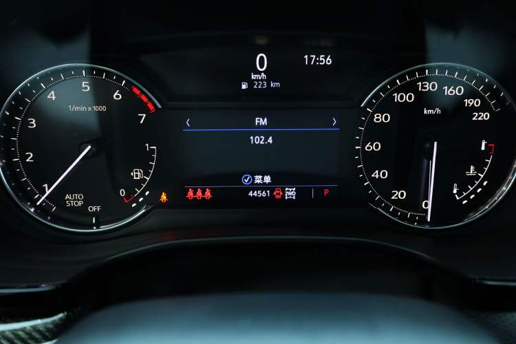 Used Cadillac XT5 2021 2.0T Four-Wheel Drive Premium Edition Odometer Close Up