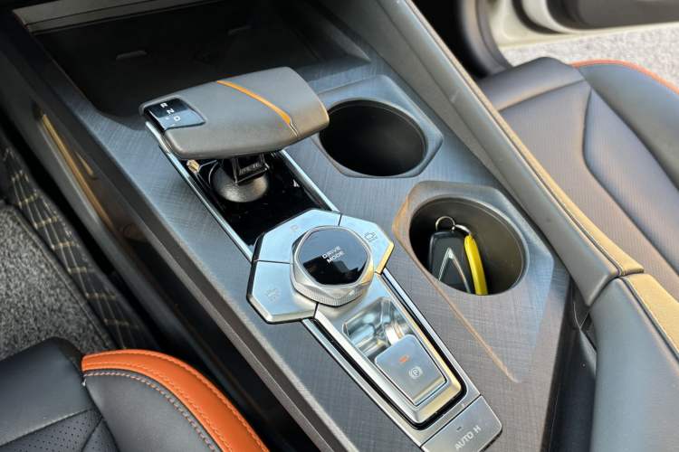 Used Changan UNI-V 2023 1.5T Prestige Model
