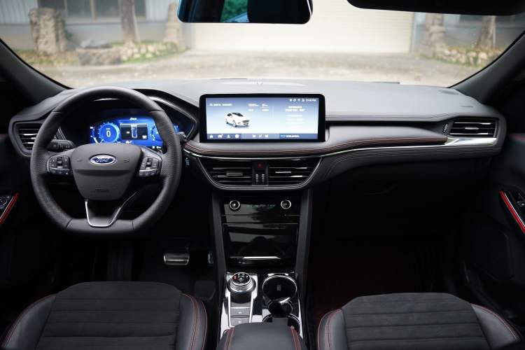 Used Ford Escape 2023 EcoBoost 245 Four-Wheel Drive ST-LINE Pro Trim