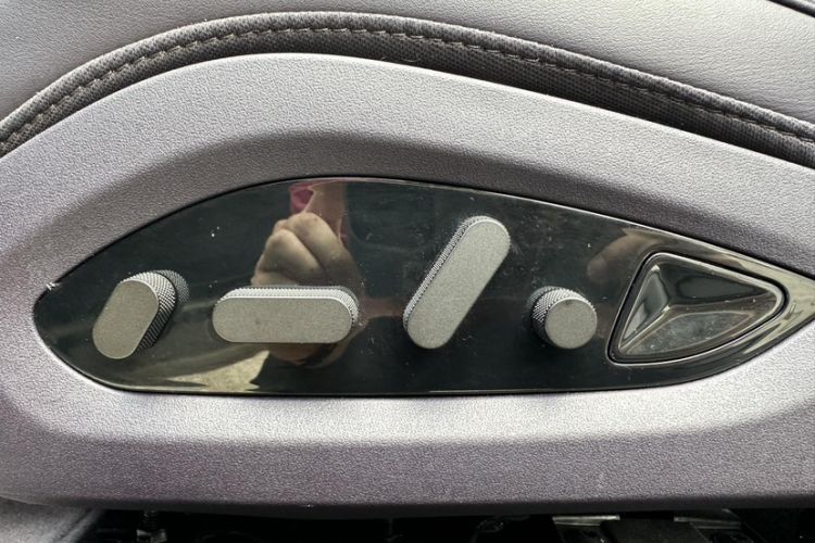 Used Avatr 06 2025 Ultra Pure Electric Edition Interior 5