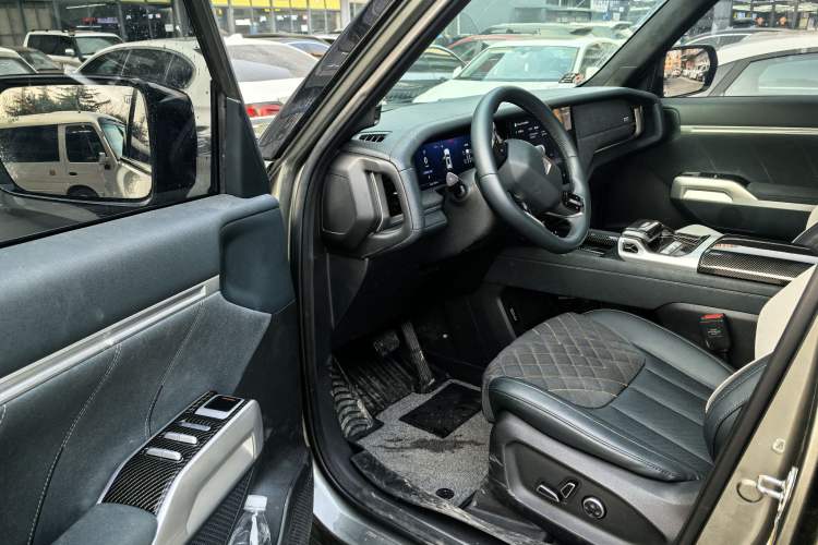 Used Deepal G318 2024 Four-Wheel-Drive Air Suspension Model