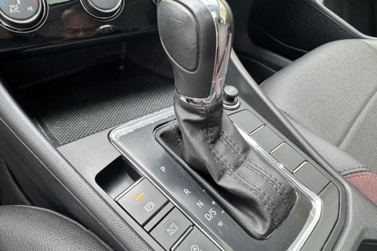 Used Volkswagen Bora 2021 1.5L Automatic Comfort Smart Connect Edition Gear Lever
