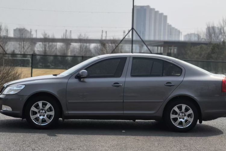 Used Skoda Octavia 2015 Classic Model 1.6L Automatic Yijie Version
