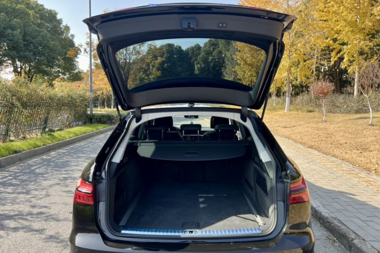 Used Audi A6 2022 allroad quattro Explorer 55 TFSI Prestige Off-Road Model