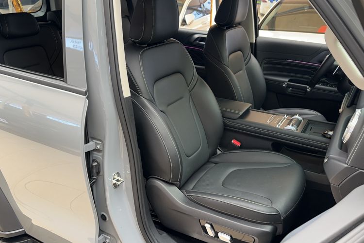 Used Tank 300 2025 2.0T Conqueror Right Front Seat