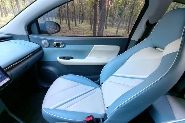 Used Chery QQ Little Ant 2024 Refreshed Version Youth Edition 321 km Beloved Edition 29.23 kWh Right Front Seat