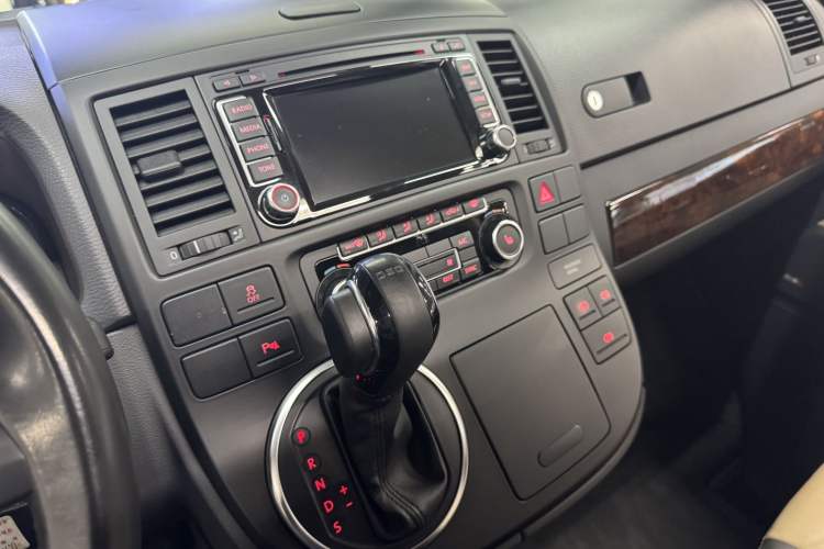 Used Volkswagen Multivan 2012 2.0 TSI Four-Wheel Drive Deluxe Edition