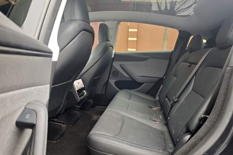 Used Tesla Model Y 2025 Rear-Wheel-Drive Version