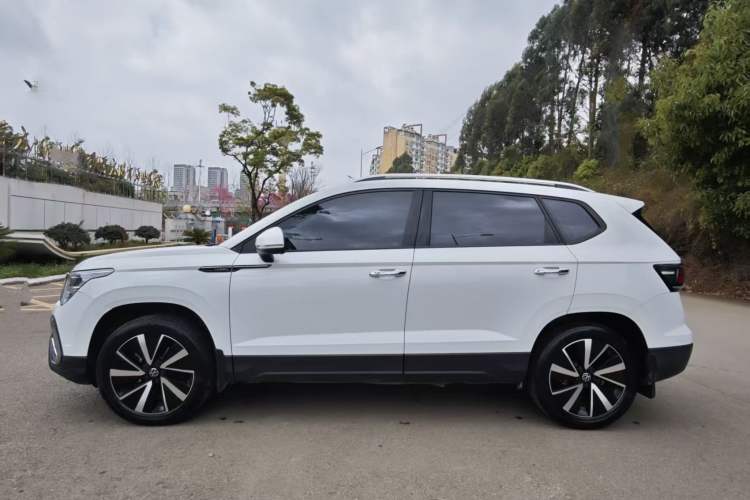 Used Volkswagen Tharu 2023 300TSI Two-Wheel-Drive Moonlight Edition