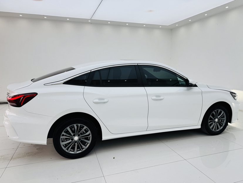 MG 5 2026 Model 180DVVT Global Luxury Edition — снимка 13