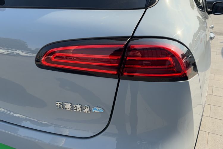 Used Wuling Bingo PLUS 2024 330 km Range Five-Seater Version
