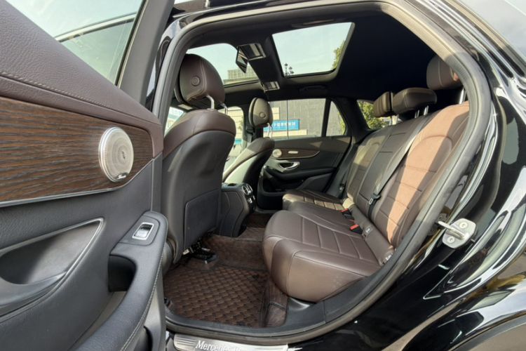 Used Mercedes-Benz GLC 2022 Facelifted GLC 300 L 4MATIC Luxury Edition Interior 7