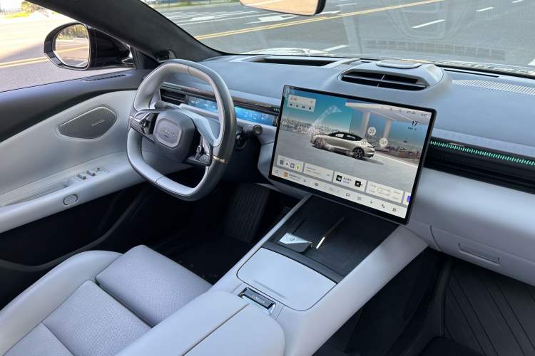 Used Lynk & Co Z10 2025 95 kWh 702 km All-Wheel Drive Intelligent Driving Ultra
