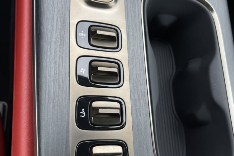 Used Xiaomi Auto SU7 2024 Four-Wheel Drive Ultra-Long Range Advanced Intelligent Driving Max Edition
