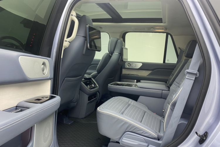 Used Lincoln Navigator 2020 3.5T Presidential Series Interior 3