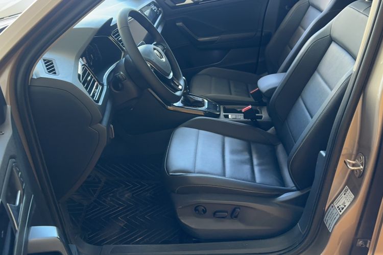 Used Volkswagen T-ROC 2022 280TSI DSG Two-Wheel Drive Comfort PLUS