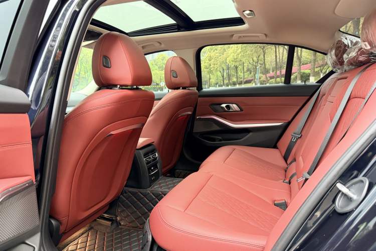 Used BMW 3 Series 2025 325Li M Sport Package Interior 5