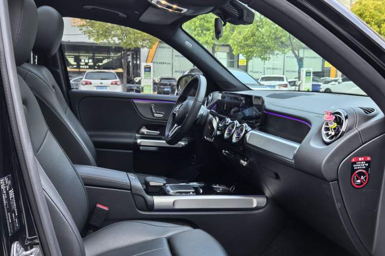 Used Mercedes-Benz GLB 2021 GLB 200 Dynamic Edition Interior 10