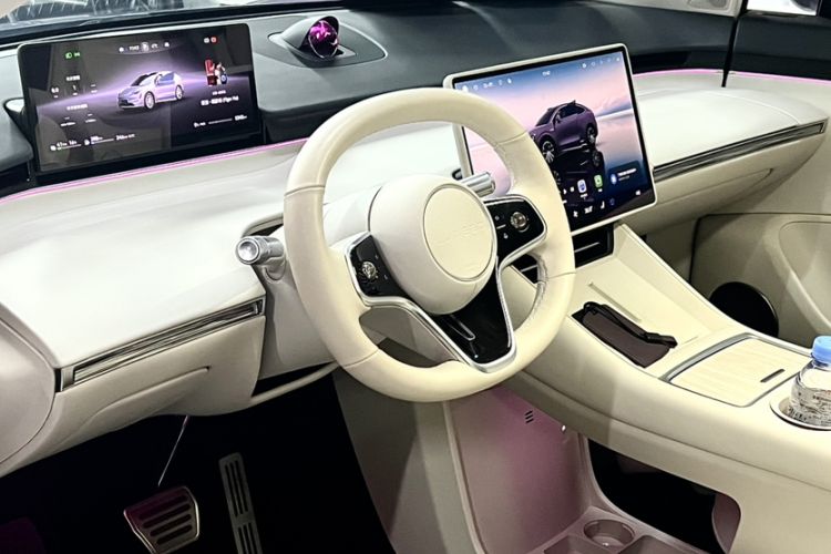 Used Hima Luxeed R7 2024 All-Electric 667 km Max
