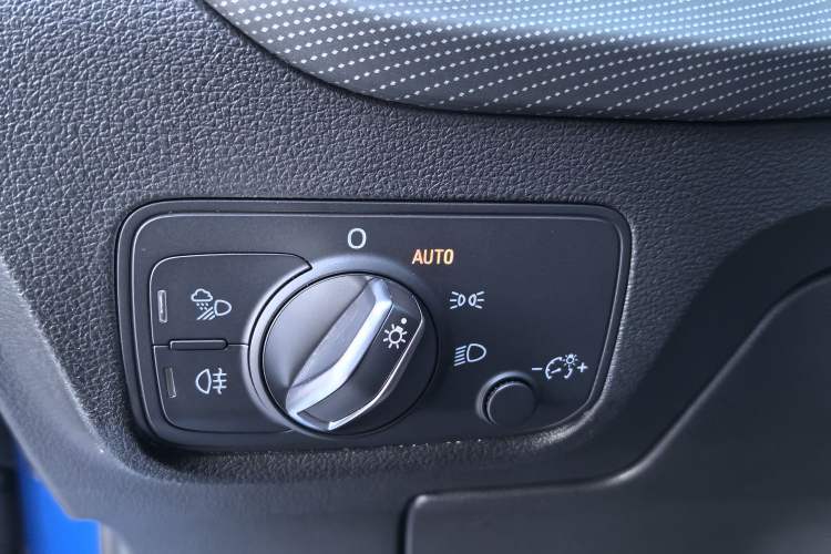 Used Audi Q2L 2018 35 TFSI Launch Exclusive Edition China V