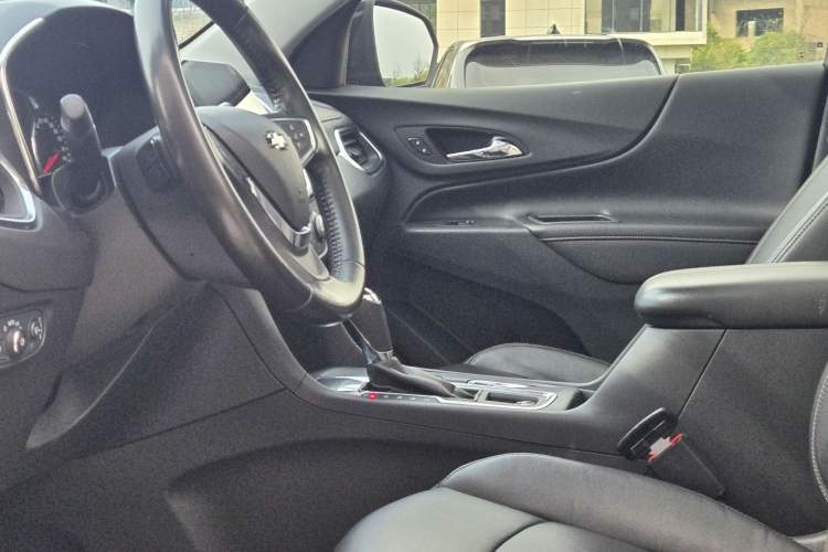 Used Chevrolet Equinox 2019 535T Automatic YuJie Edition China V Standard Interior 1