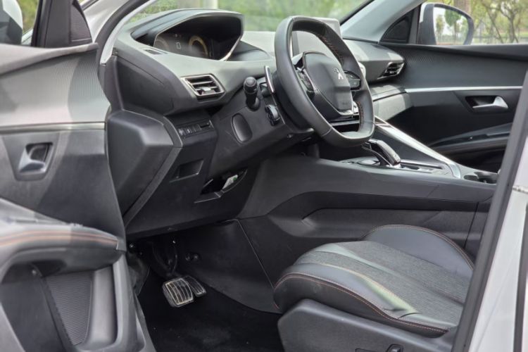 Used Peugeot 4008 2018 350THP Elite Edition Interior 8