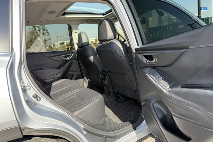 Used Subaru Forester 2021 2.0i Luxury Edition Interior 8