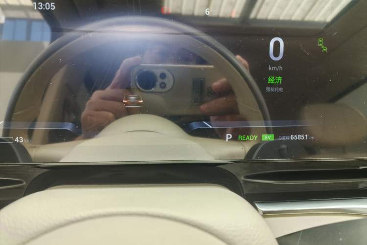 Used VOYAH Dream 2024 PHEV Extended-Range Premium Edition Odometer Close Up