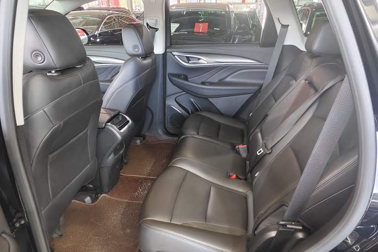 Used Buick Enclave 2020 28T Two-Wheel Drive Luxury Version Interior 7