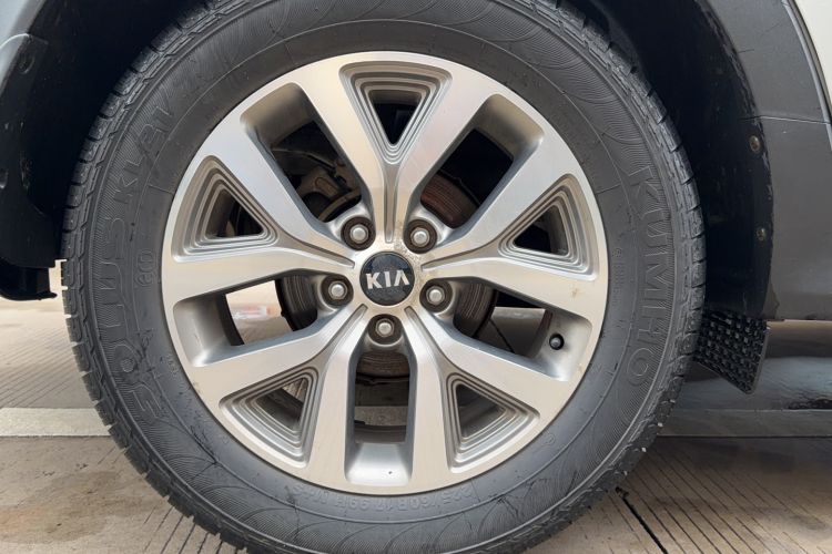 Used Kia Sportage R 2015 2.0L Automatic Two-Wheel Drive GLS Exterior 2