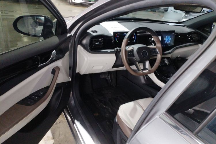 Used BYD Qin PLUS 2024 HONOR Edition DM-i 55KM Leading Model
