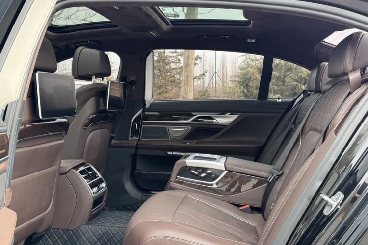 Used BMW 7 Series 2017 740Li xDrive Luxury Edition Interior 8