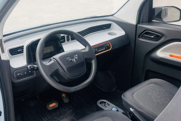 Used Wuling Hongguang MINIEV 2022 Easy Version Lithium Iron Phosphate Interior 1