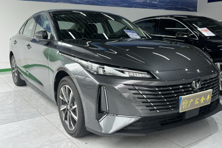 Used CHANGAN Eado 2025 Blue Whale 1.5T 500Bar Flagship Model Exterior 6