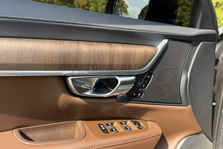 Used Volvo S90 2023 B5 Zhiyuan Luxury Edition