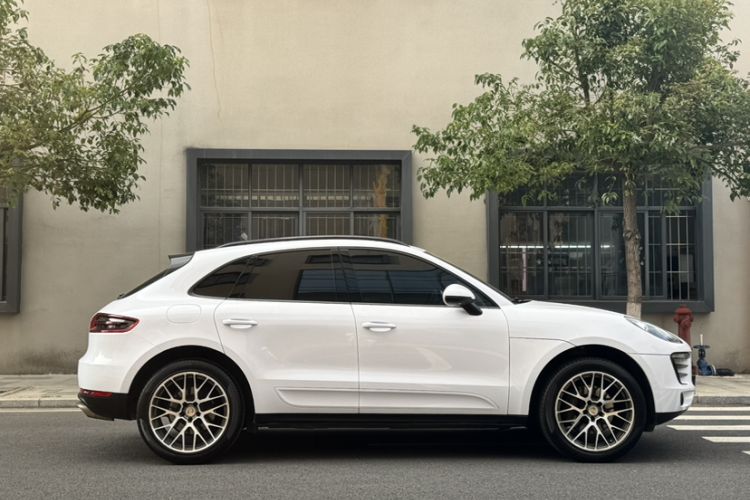 Used Porsche Macan 2017 Macan 2.0T Exterior 7