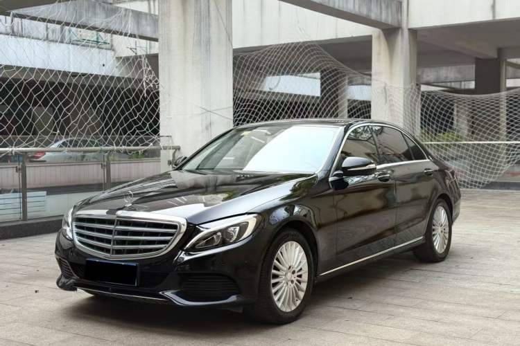 Used Mercedes-Benz C-Class 2015 Facelift C 200 L Front Left 45 Deg