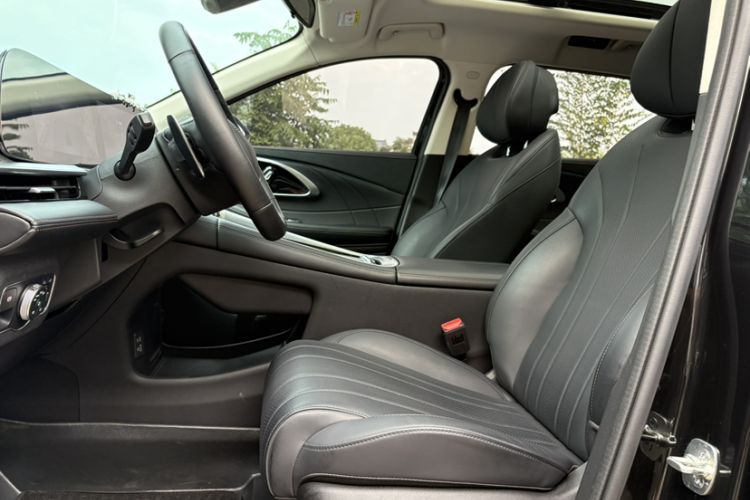 Used EXEED Lingyun 2025 300T Two-Wheel Drive Starry Edition