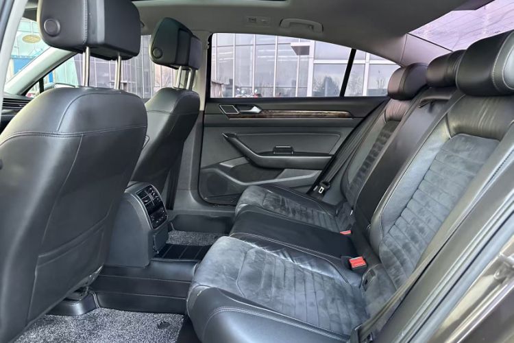 Used Volkswagen Magotan 2017 380TSI DSG Luxury Model
