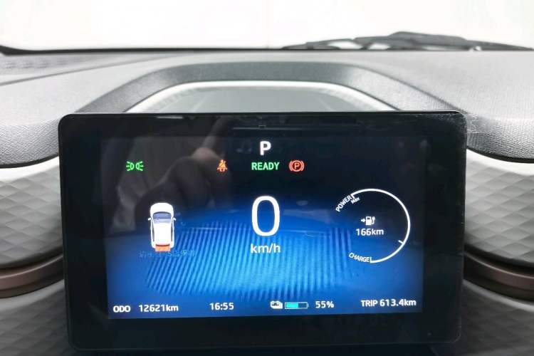 Used SOL E10X 2021 302 km Range Fashion Edition 31.4 kWh