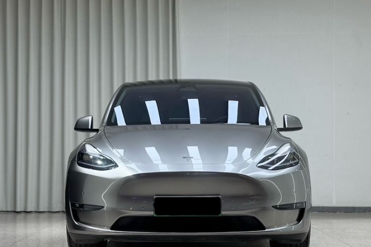 Used Tesla Model Y 2022 Long-Range All-Wheel-Drive Version